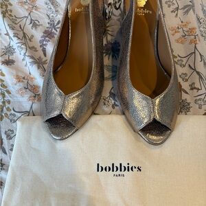 Bobbies Paris Metallic/Gold Peep-Toe Heels (New)